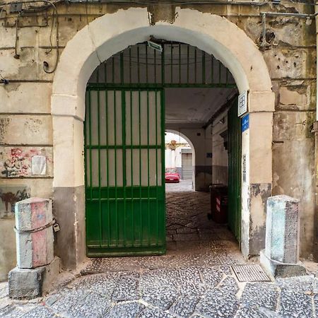 ホテル Casa Imperiale ナポリ エクステリア 写真